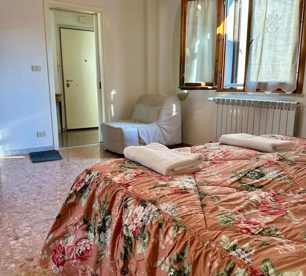 Апартаменты Grazioso Attico Vicino Al Parco Degli Acquedotti Рим